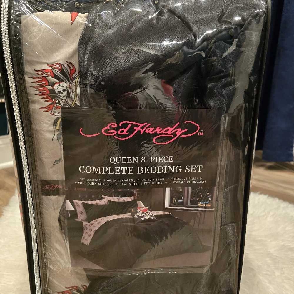 Ex Hardy Queen 8piece complete Bedding setBrand new
